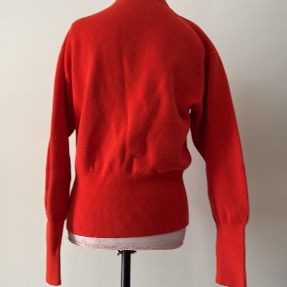 UUUU Uniqulo Orange sweater in size large - Picture 4 of 10